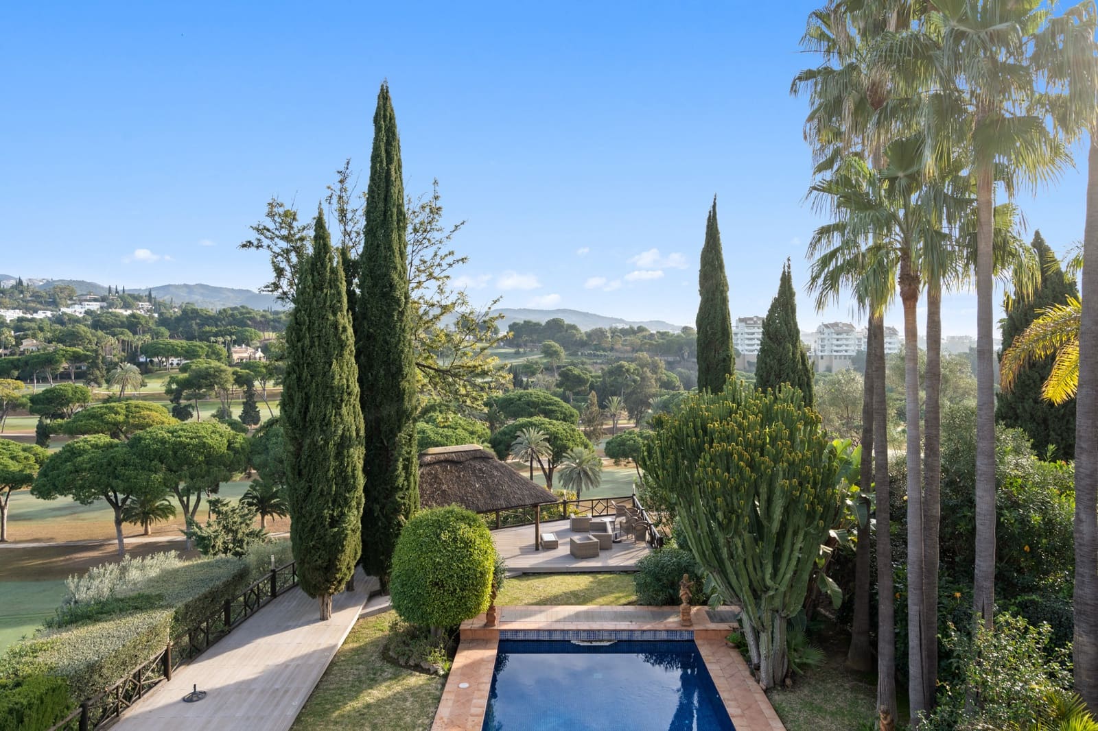 6 bedroom Villa for sale in Marbella with pool garage - € 2,750,000 (Ref: 9262448)