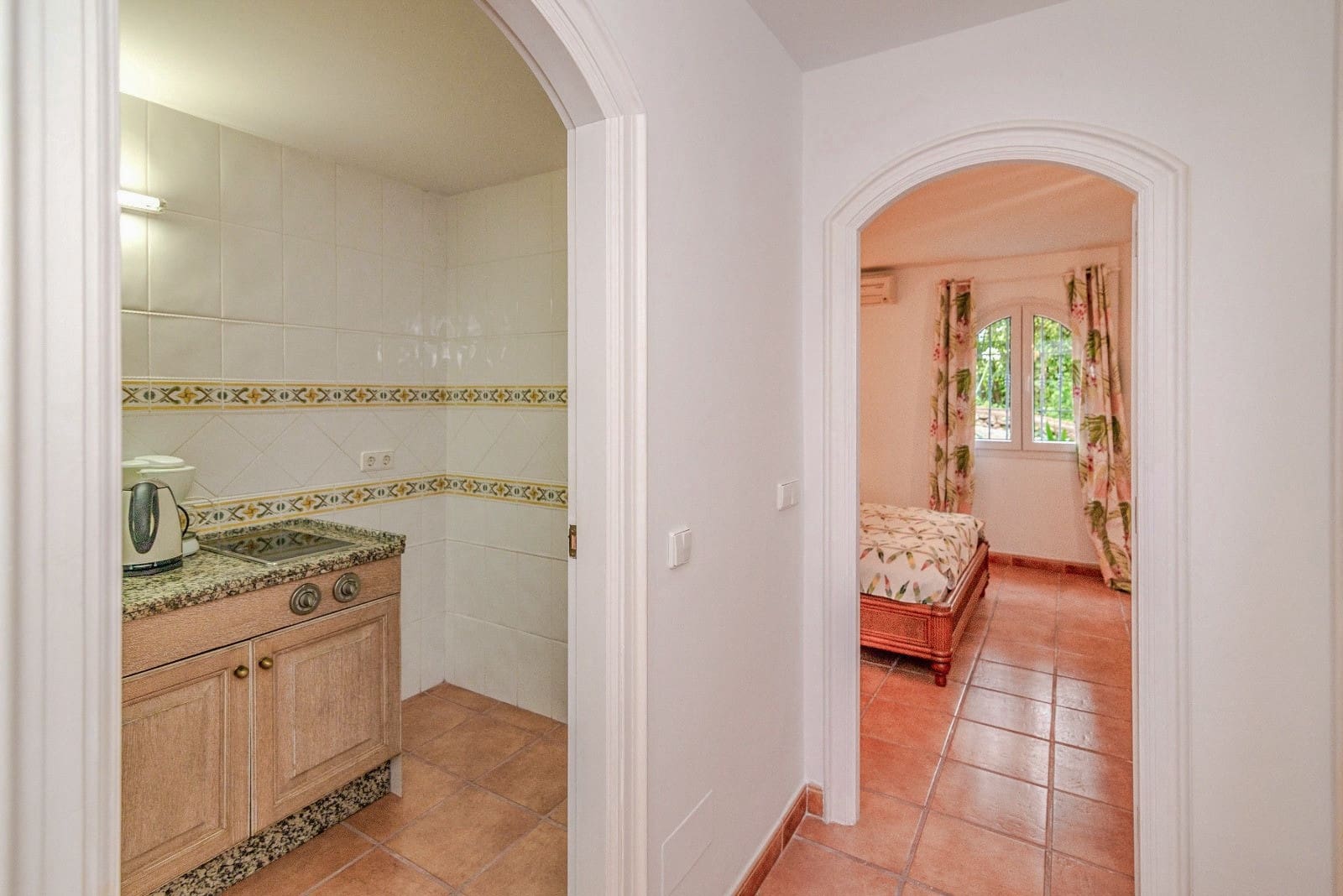 6 bedroom Villa for sale in Marbella with pool garage - € 2,750,000 (Ref: 9262448)