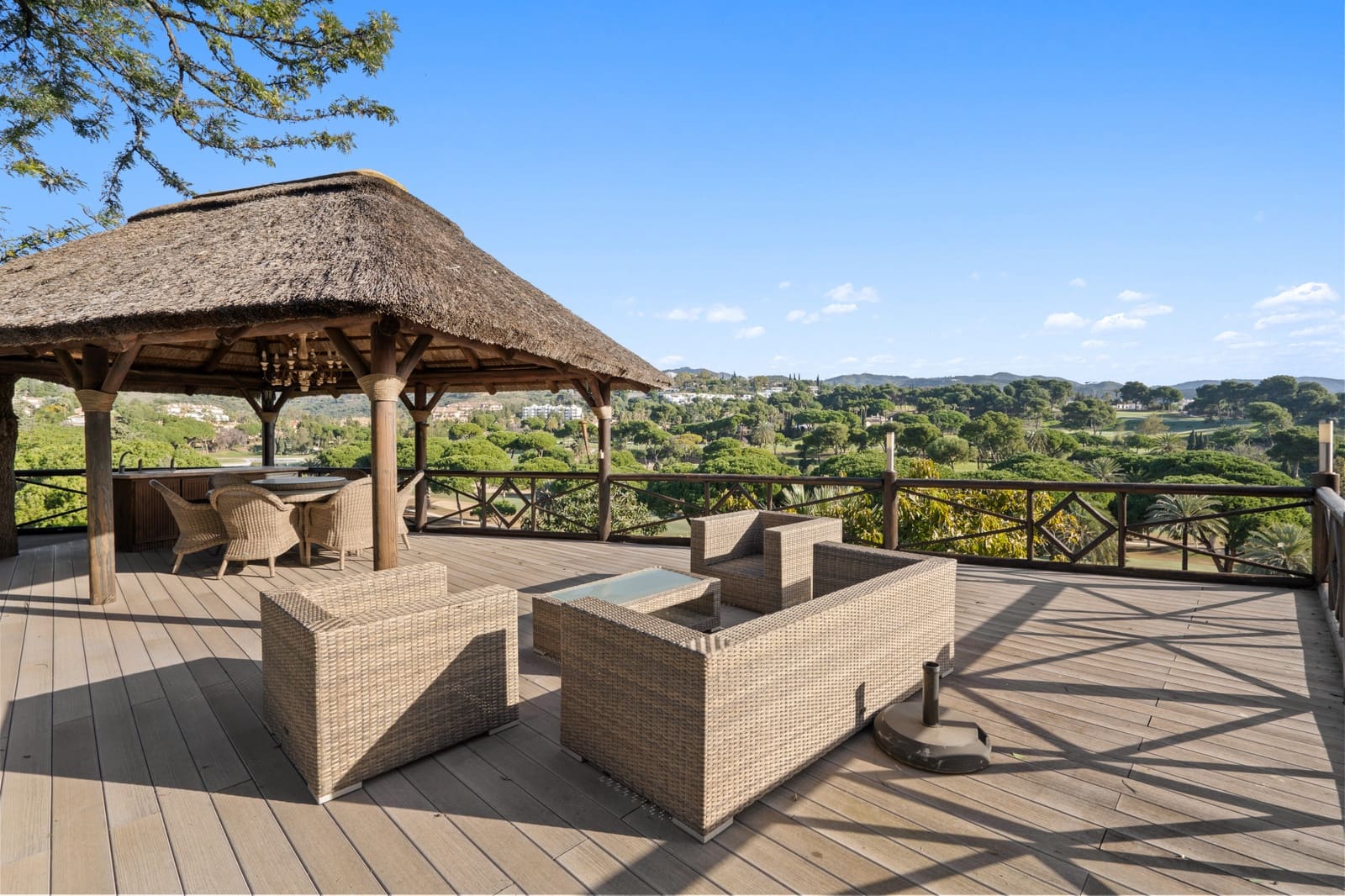6 bedroom Villa for sale in Marbella with pool garage - € 2,750,000 (Ref: 9262448)