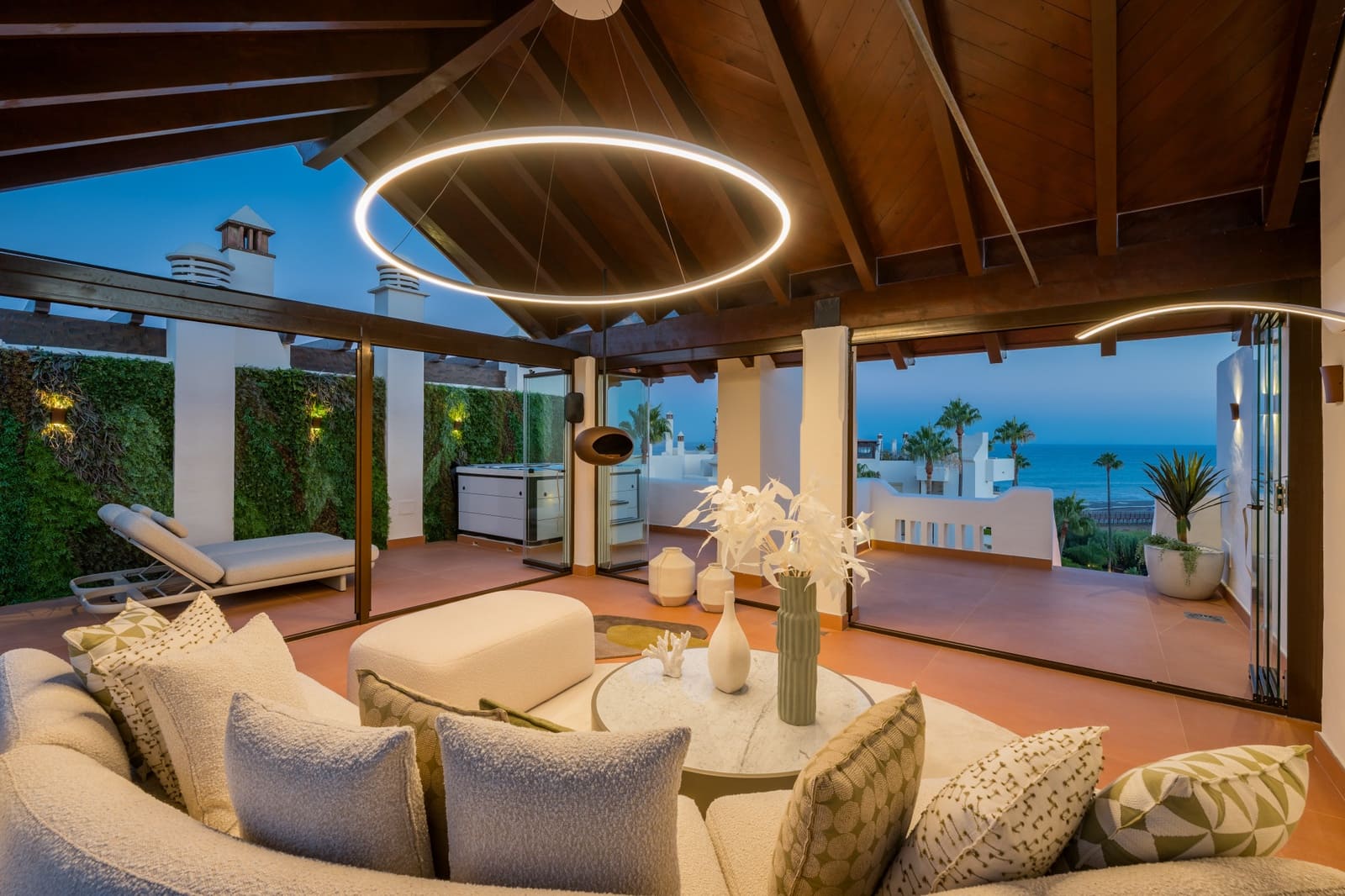 3 bedroom Penthouse for sale in Estepona with pool - € 2,695,000 (Ref: 9269321)