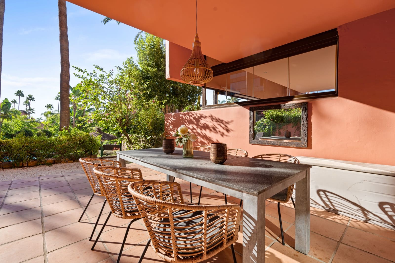 2 makuuhuone Huoneisto myytävänä paikassa Guadalmansa mukana uima-altaan 
autotalli - 625 000 € (Ref: 9341018)