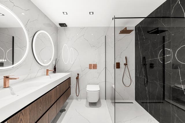 Apartamento de 3 habitaciones en Las Brisas, Marbella en venta con piscina garaje - 1.299.000 € (Ref: 9353230)