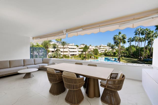 Apartamento de 3 habitaciones en Las Brisas, Marbella en venta con piscina garaje - 1.299.000 € (Ref: 9353230)