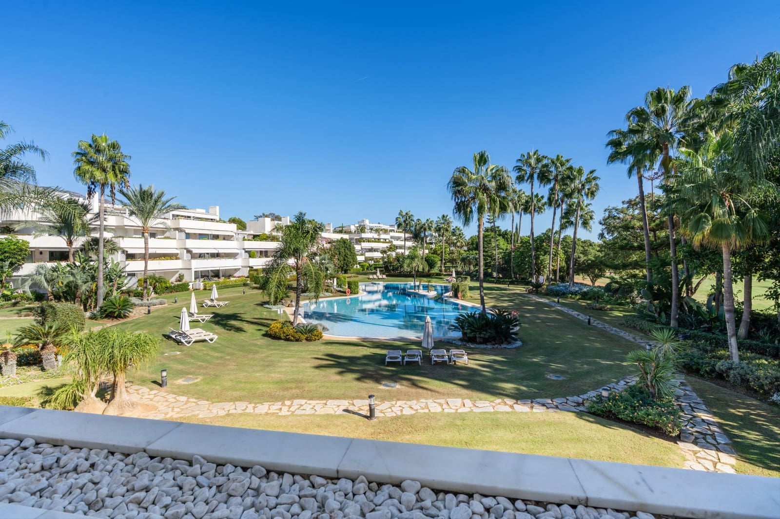 3 soveværelse Lejlighed til salg i Marbella med swimmingpool garage - € 1.249.000 (Ref: 9353230)