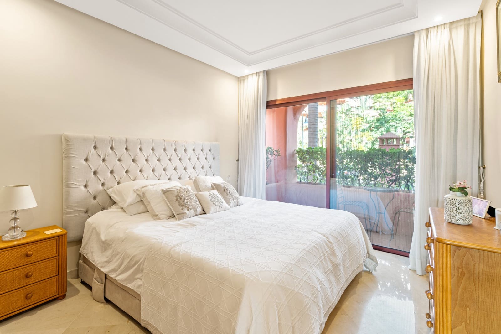 3 bedroom Apartment for sale in Guadalmansa with pool garage - € 1,450,000 (Ref: 9418916)