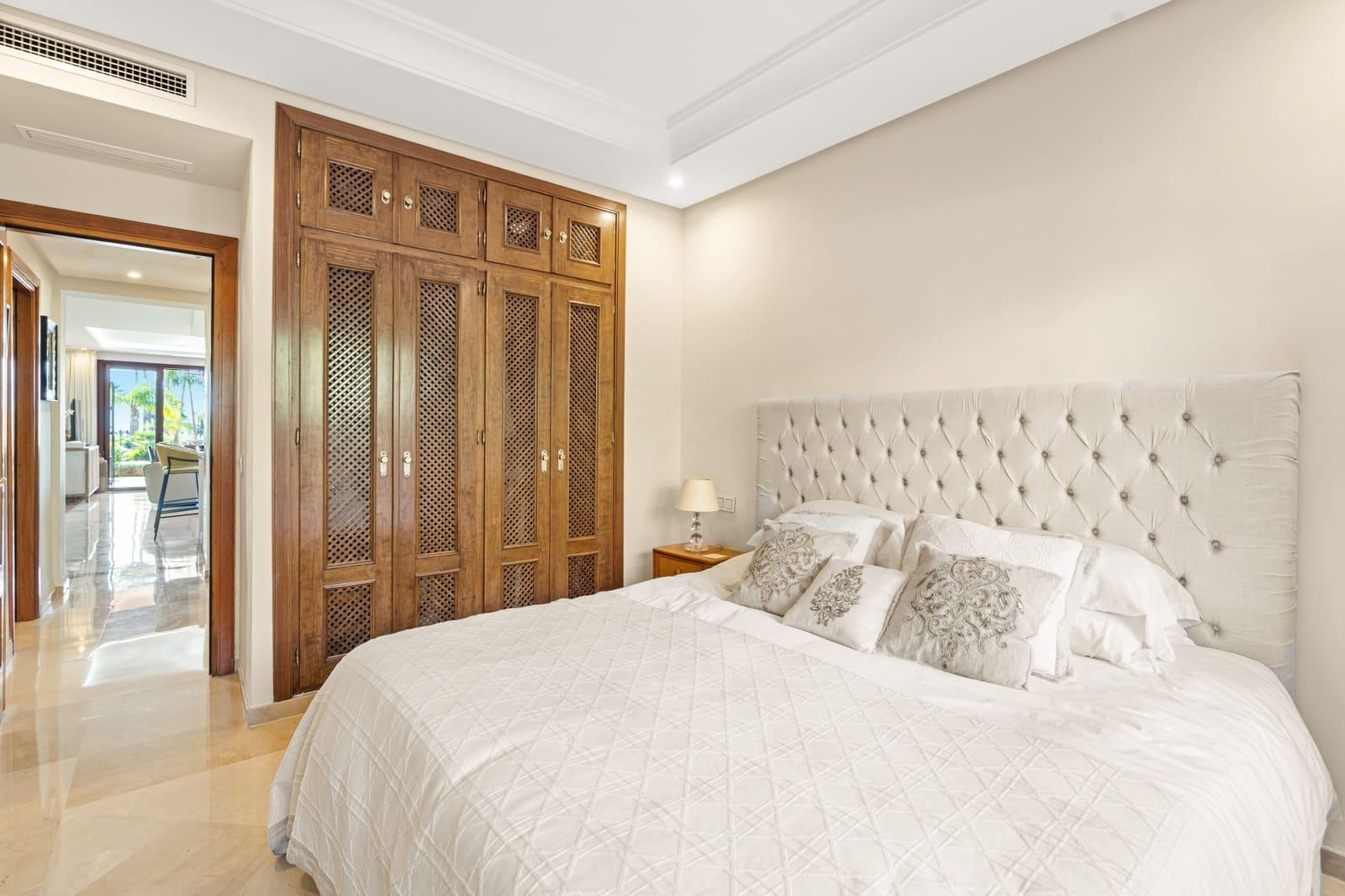 3 bedroom Apartment for sale in Guadalmansa with pool garage - € 1,450,000 (Ref: 9418916)