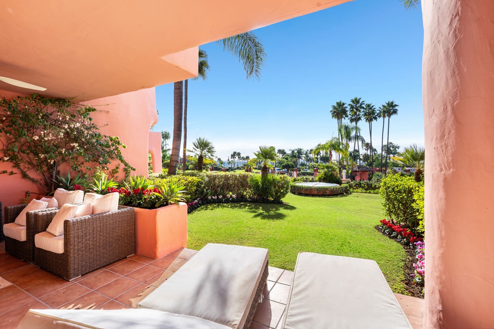 3 bedroom Apartment for sale in Guadalmansa with pool garage - € 1,450,000 (Ref: 9418916)