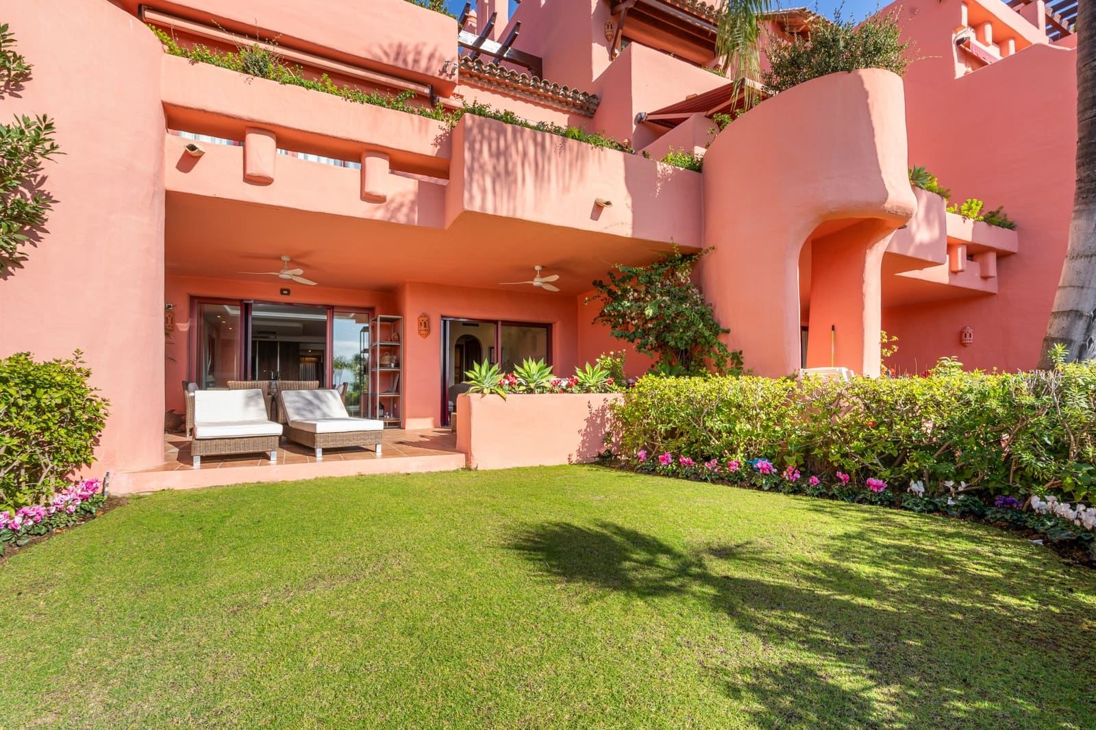 3 bedroom Apartment for sale in Guadalmansa with pool garage - € 1,450,000 (Ref: 9418916)