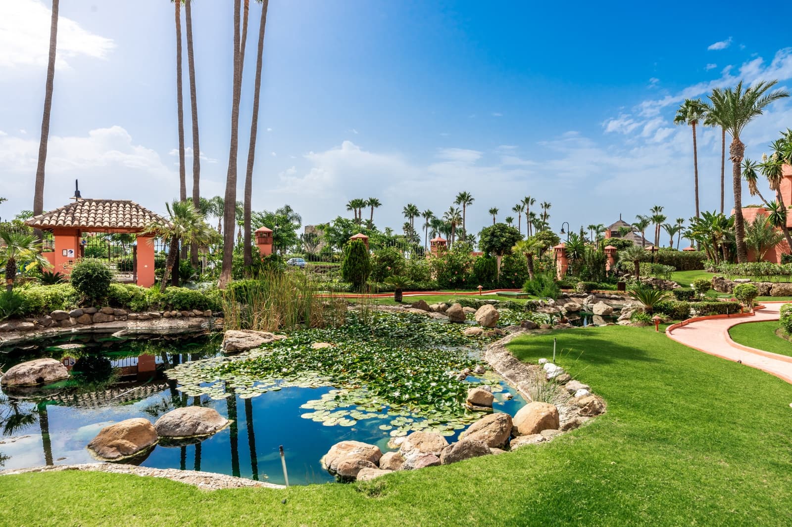 3 bedroom Apartment for sale in Guadalmansa with pool garage - € 1,450,000 (Ref: 9418916)