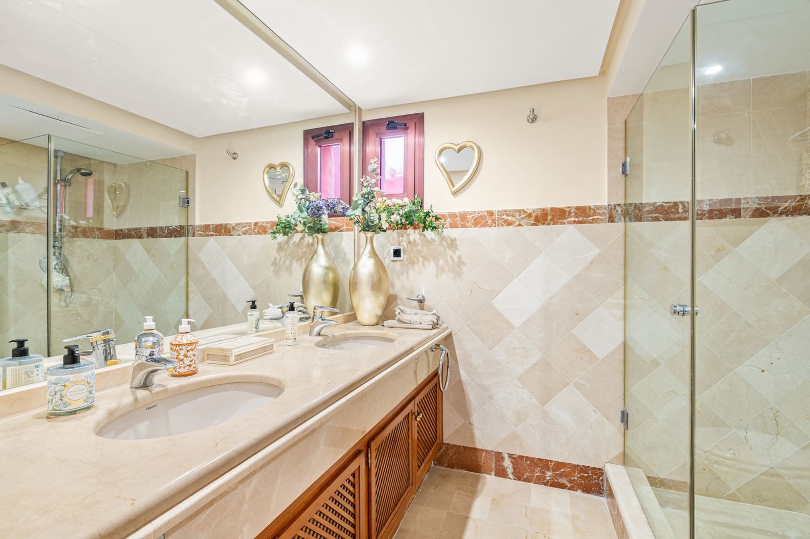 3 bedroom Apartment for sale in Guadalmansa with pool garage - € 1,375,000 (Ref: 9418916)