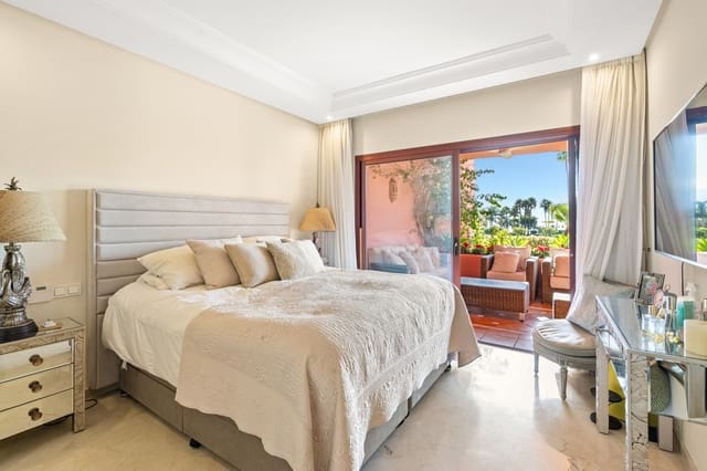 3 sovrum Lägenhet till salu i Resinera-Voladilla, Estepona med pool garage - 1 375 000 € (Ref: 9418916)