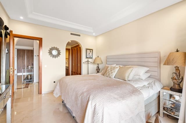 3 sovrum Lägenhet till salu i Resinera-Voladilla, Estepona med pool garage - 1 375 000 € (Ref: 9418916)