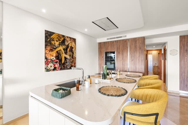 3 sovrum Lägenhet till salu i Resinera-Voladilla, Estepona med pool garage - 1 375 000 € (Ref: 9418916)