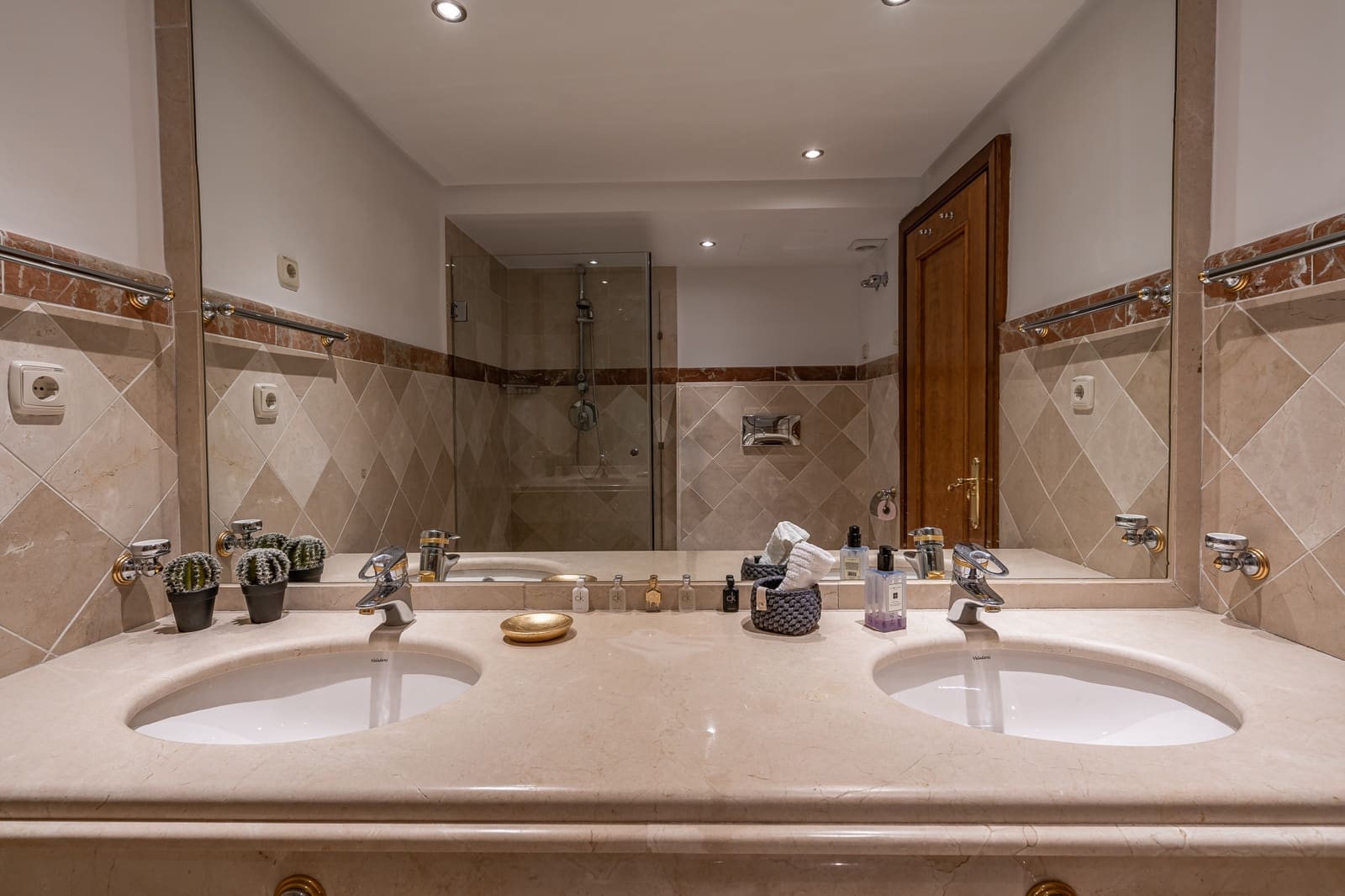 2 sovrum Lägenhet till salu i Guadalmansa med pool garage - 1 475 000 € (Ref: 9418917)