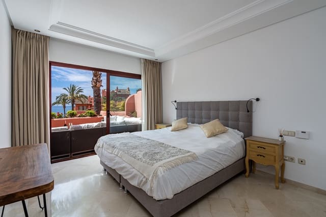 2 soverom Leilighet til salgs i Resinera-Voladilla, Estepona med svømmebasseng garasje - € 1 475 000 (Ref: 9418917)