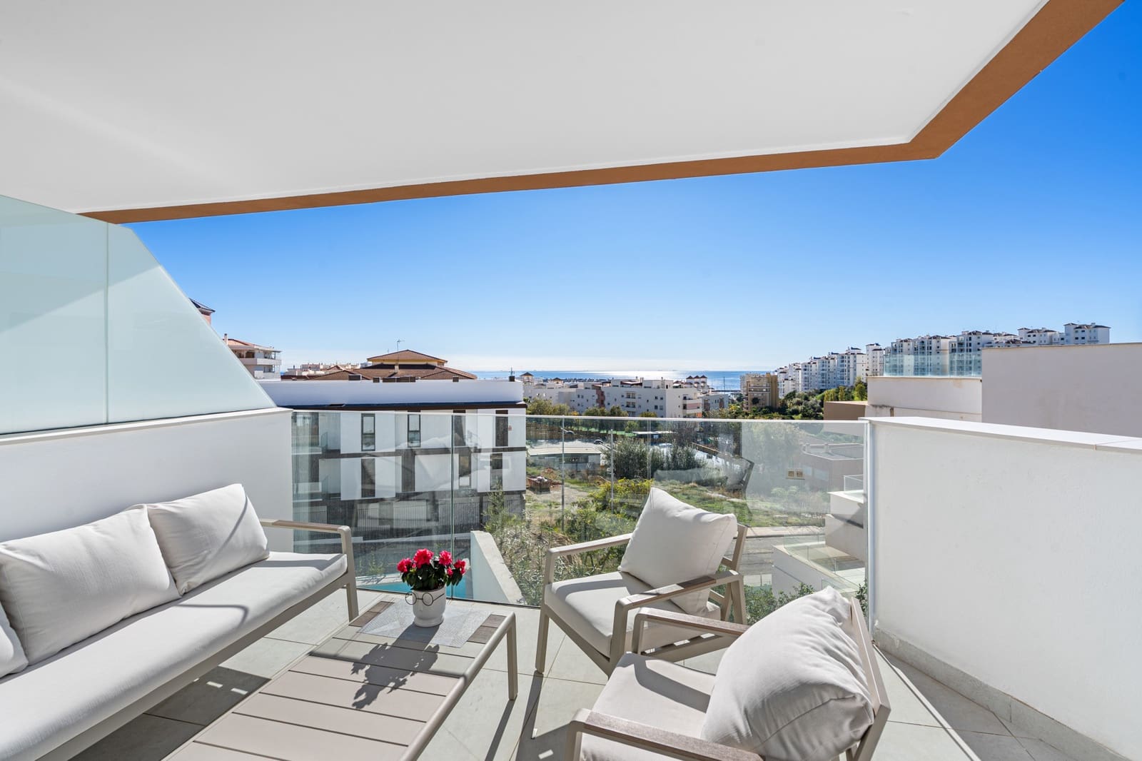 1 Zimmer Apartment zu verkaufen in Estepona mit Garage - 430.000 € (Ref: 9432985)