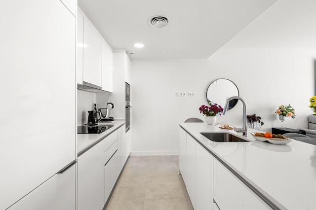 1 Zimmer Apartment zu verkaufen in Estepona mit Garage - 430.000 € (Ref: 9432985)