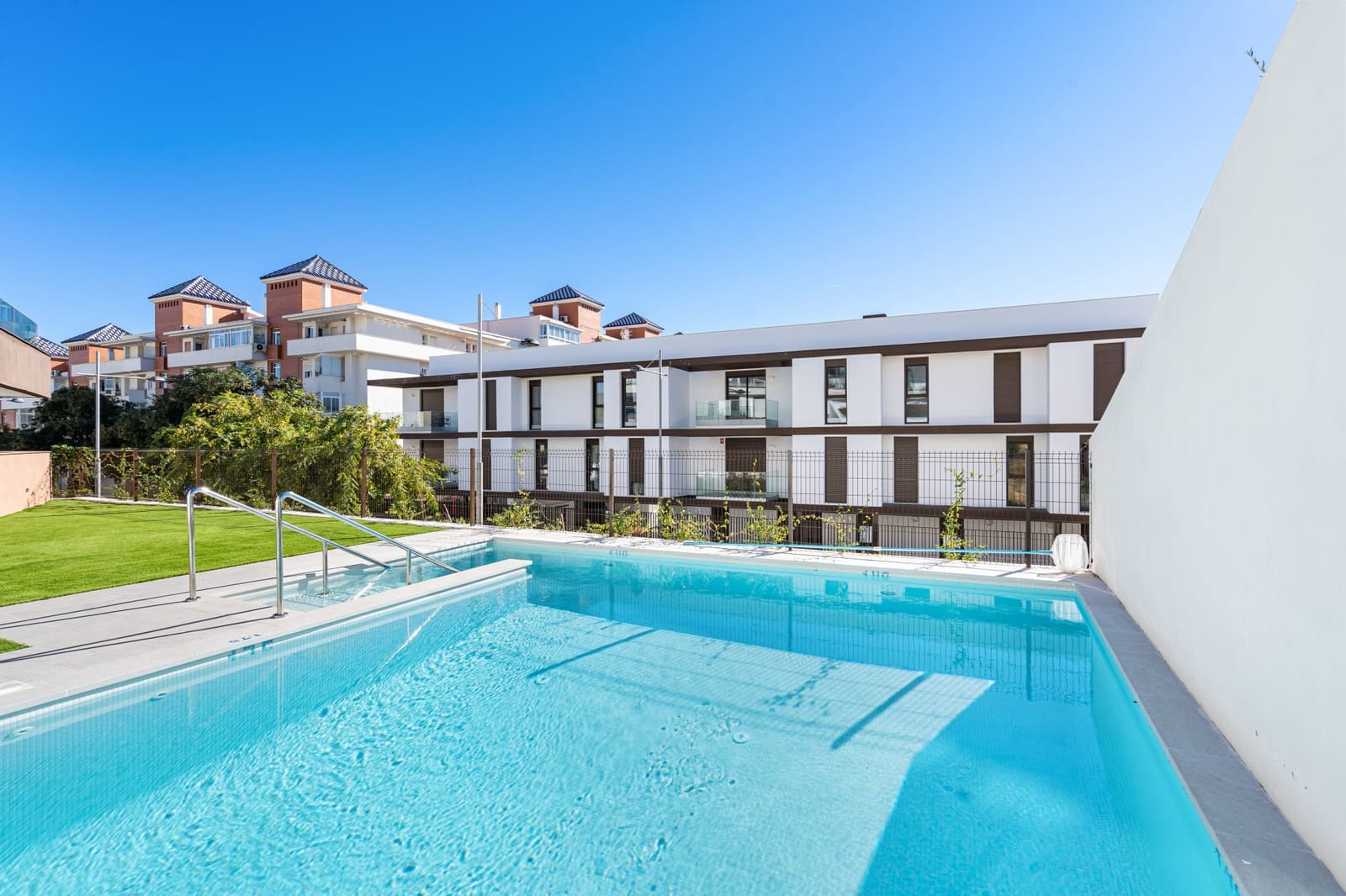 1 Zimmer Apartment zu verkaufen in Estepona mit Garage - 430.000 € (Ref: 9432985)