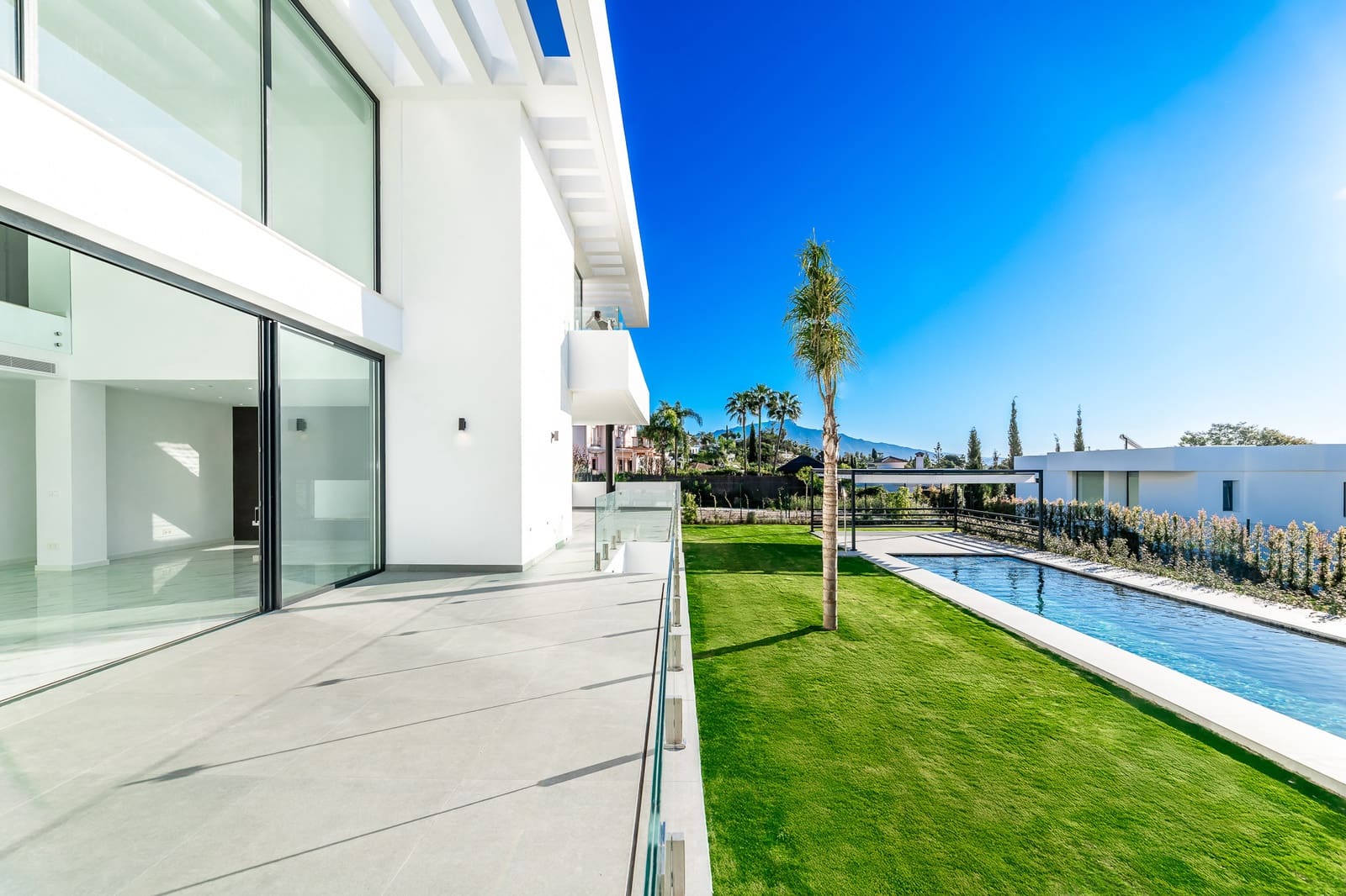 6 soverom Villa til salgs i Benahavis med svømmebasseng garasje - € 4 000 000 (Ref: 9465325)