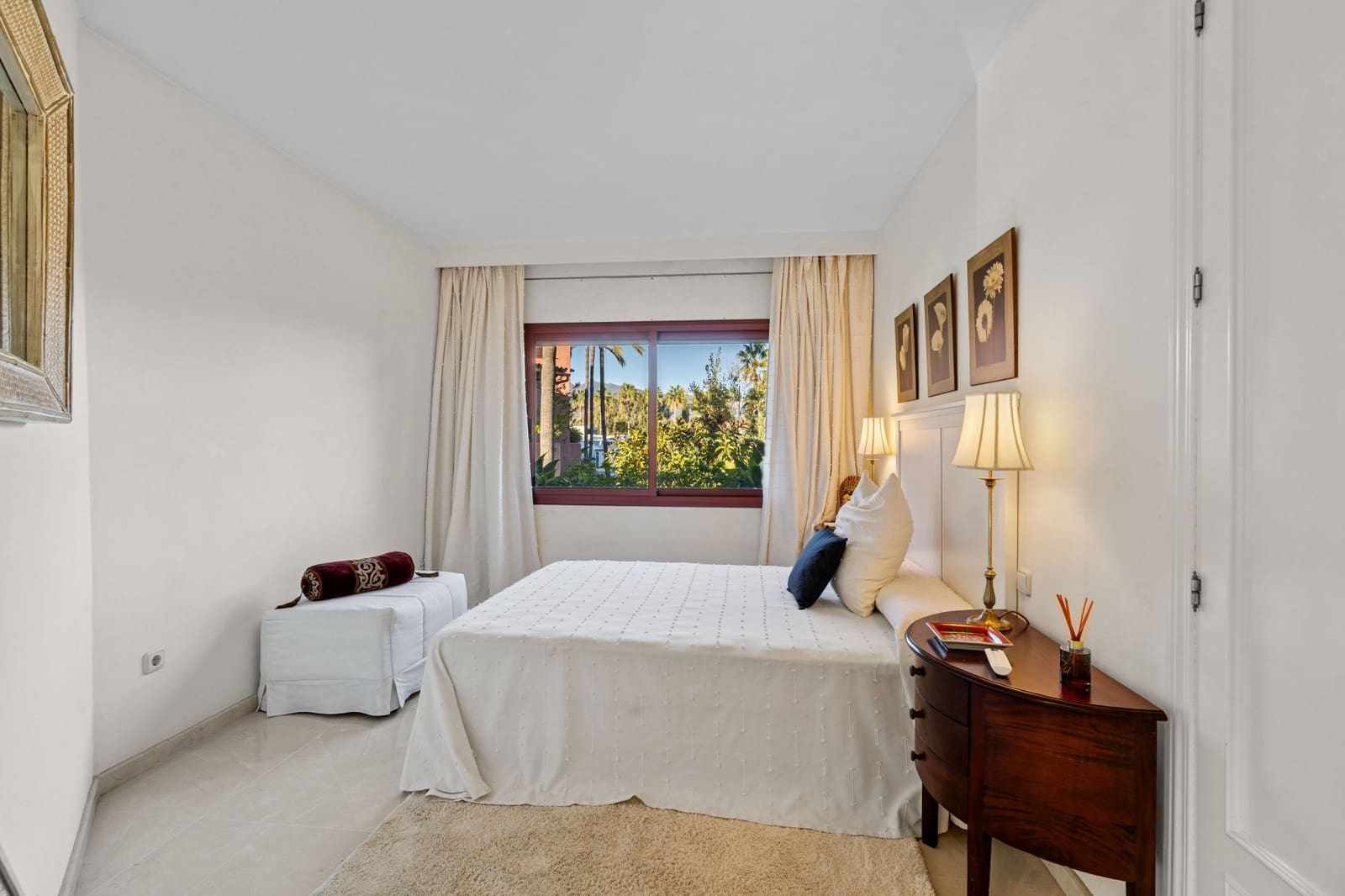 3 quarto Penthouse para venda em Estepona com piscina garagem - 1 800 000 € (Ref: 9470273)