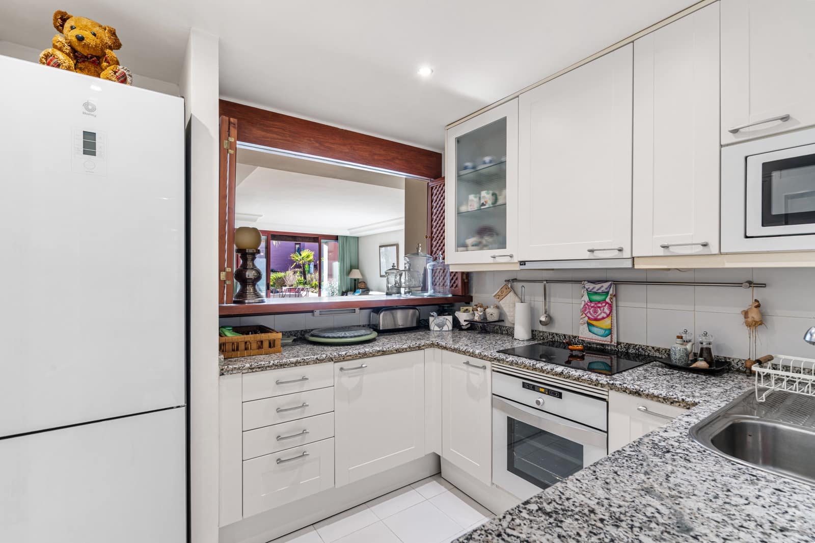 3 quarto Penthouse para venda em Estepona com piscina garagem - 1 800 000 € (Ref: 9470273)