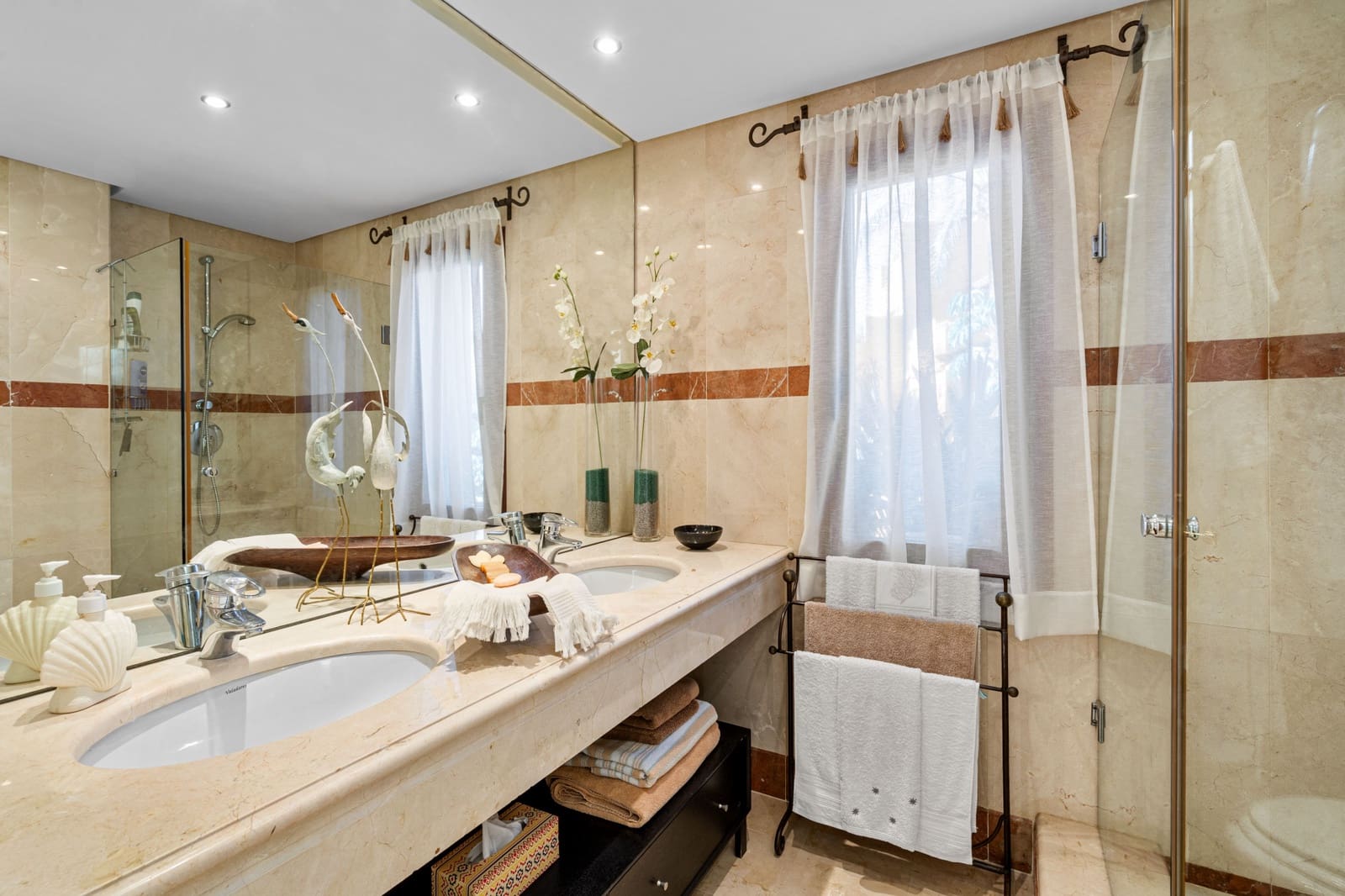 3 quarto Penthouse para venda em Estepona com piscina garagem - 1 800 000 € (Ref: 9470273)