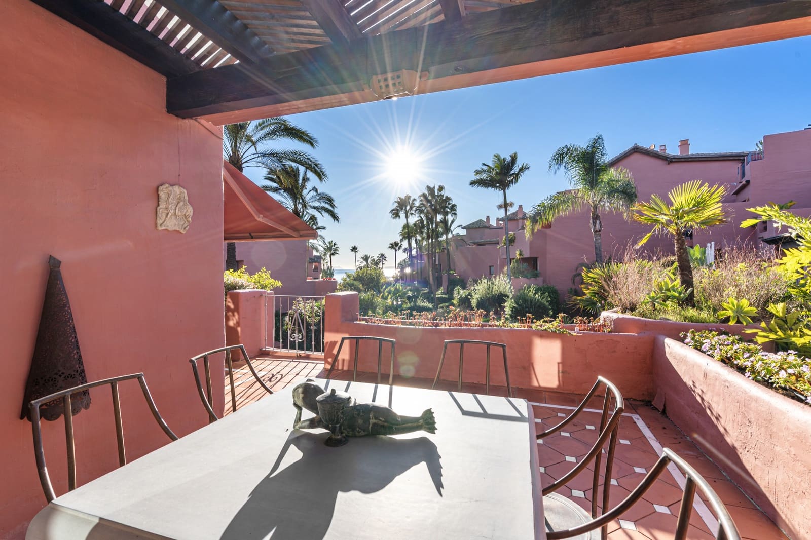 3 quarto Penthouse para venda em Estepona com piscina garagem - 1 800 000 € (Ref: 9470273)