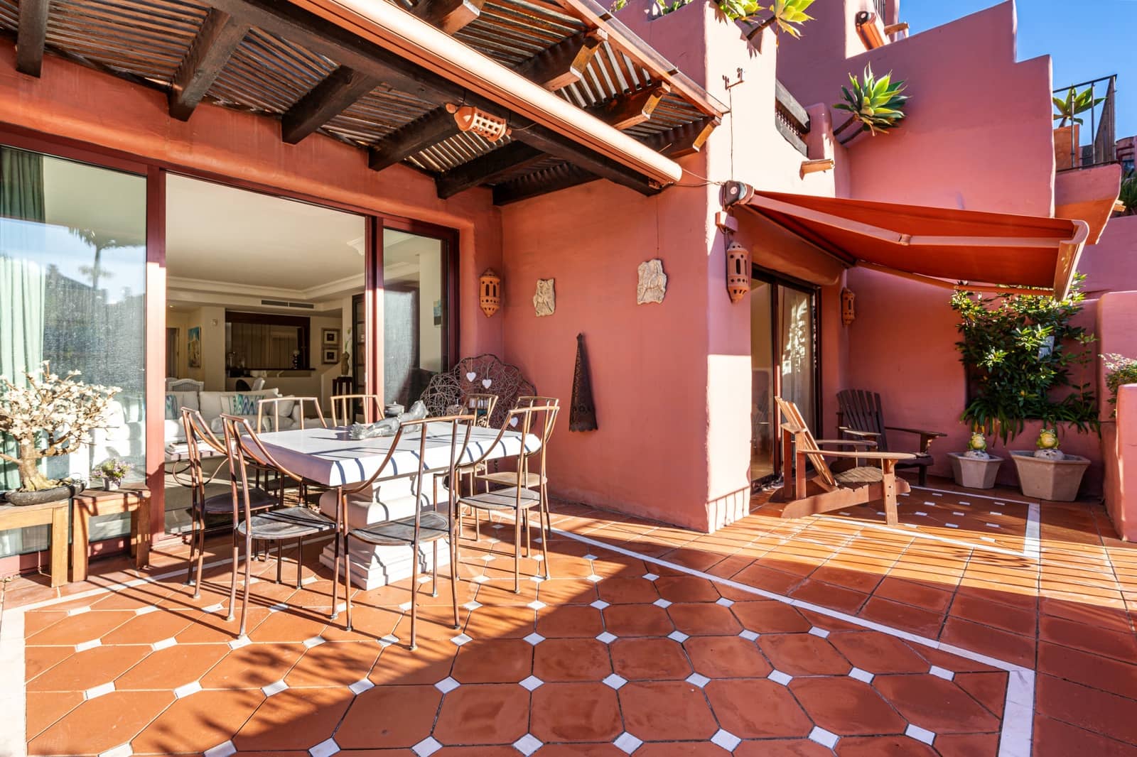 3 quarto Penthouse para venda em Estepona com piscina garagem - 1 800 000 € (Ref: 9470273)