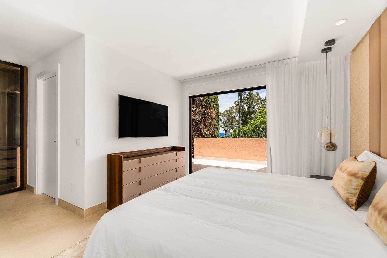 4 sovrum Hus till salu i Estepona med pool garage - 2 599 000 € (Ref: 9491273)