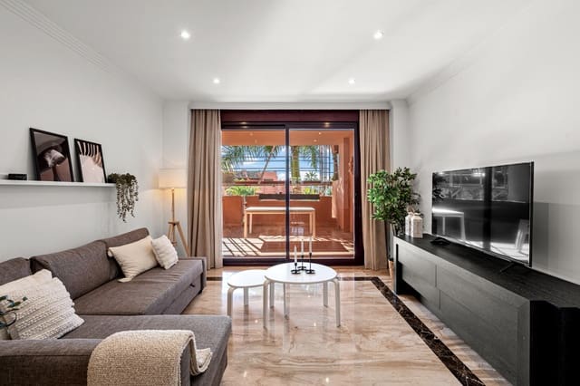 3 bedroom Apartment for sale in Guadalmansa, Estepona with pool garage - € 725,000 (Ref: 9501931)