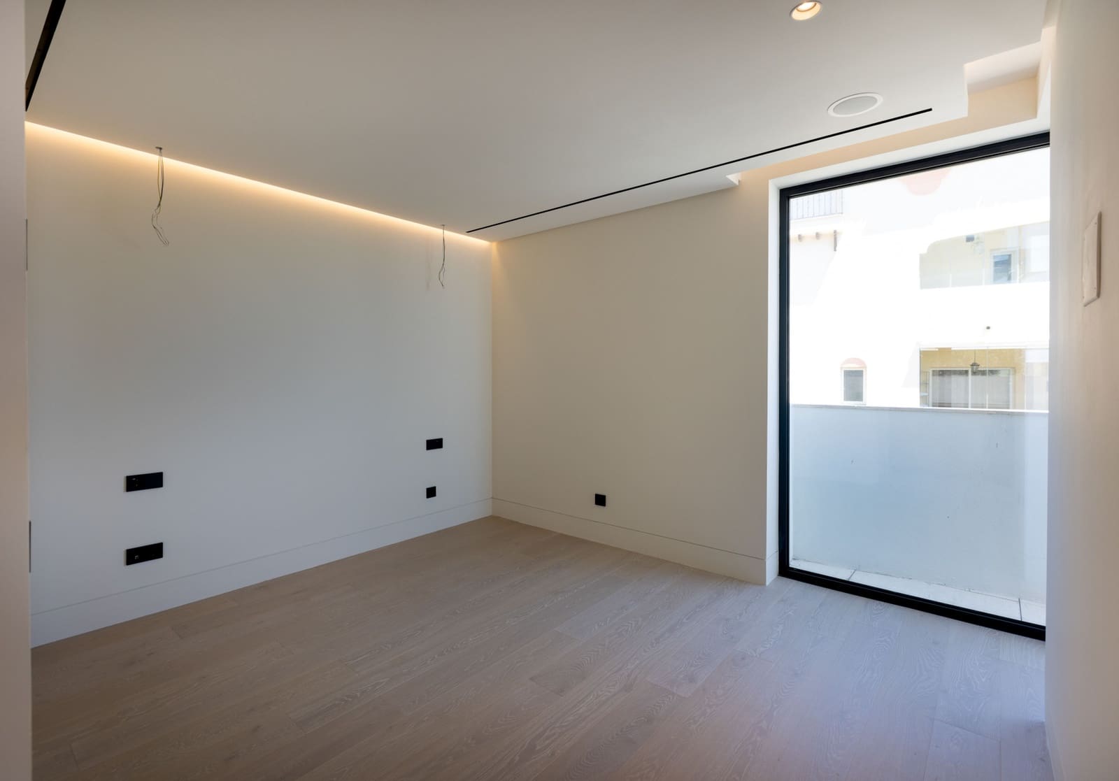 3 bedroom Penthouse for sale in Estepona with pool garage - € 5,000,000 (Ref: 9518552)