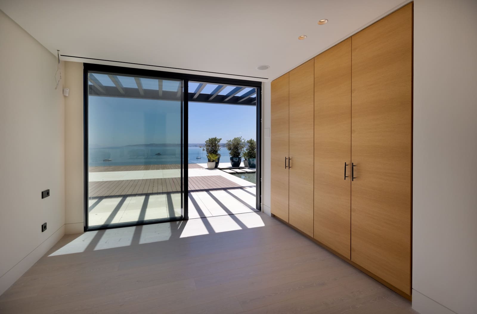 3 bedroom Penthouse for sale in Estepona with pool garage - € 6,500,000 (Ref: 9518552)
