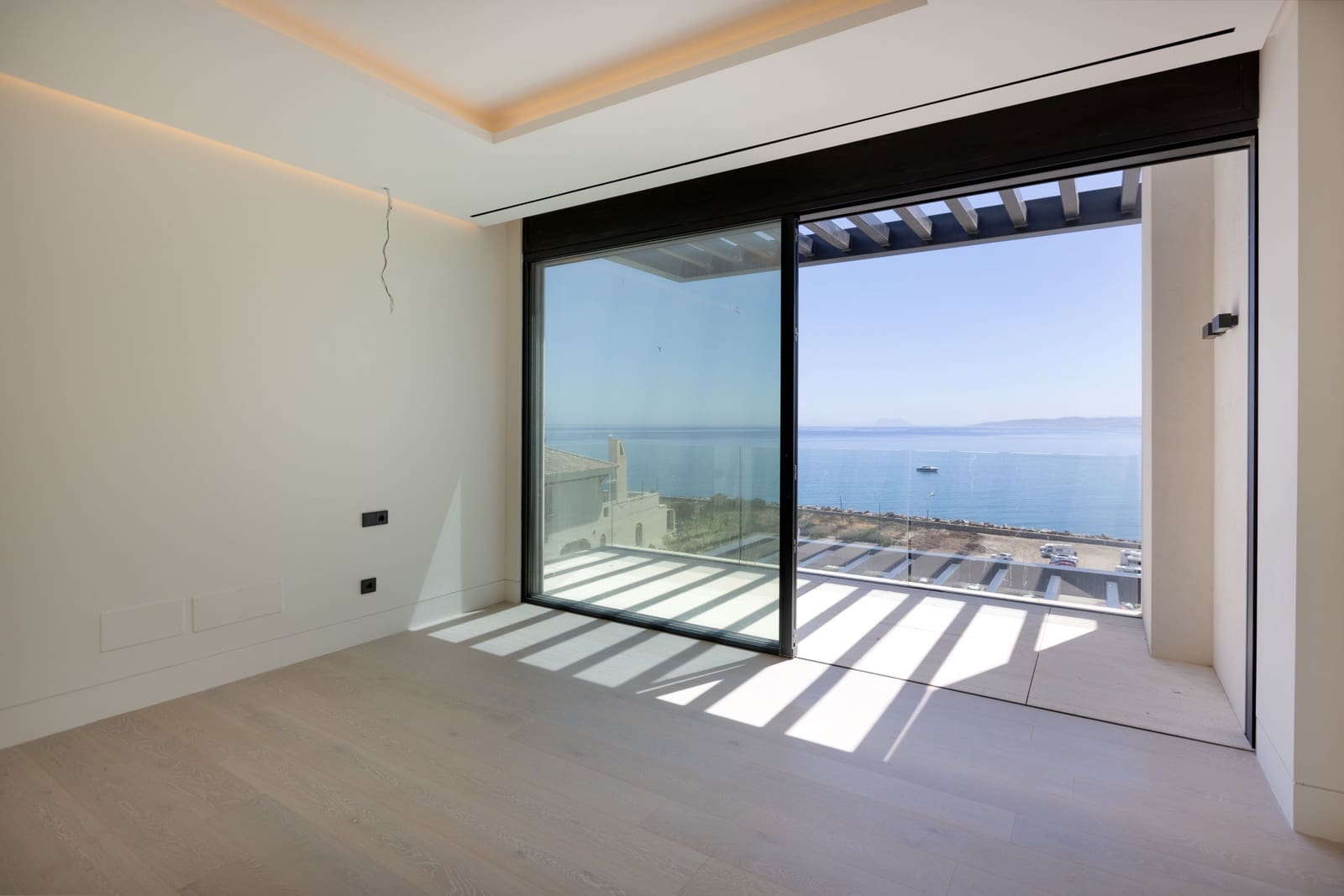 3 bedroom Penthouse for sale in Estepona with pool garage - € 6,500,000 (Ref: 9518552)