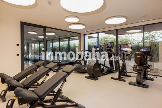 4 bedroom Apartment for sale in Puerto de Estepona, Estepona with pool garage - € 4,385,000 (Ref: 9518553)