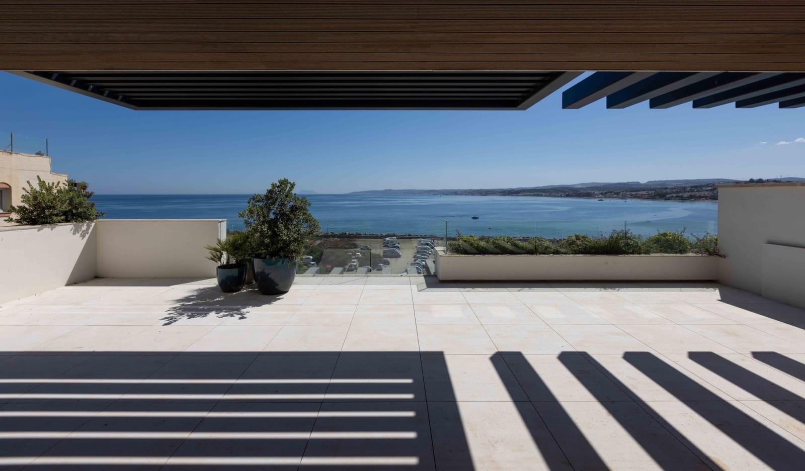 2 soverom Leilighet til salgs i Estepona med svømmebasseng garasje - € 2 310 000 (Ref: 9518555)