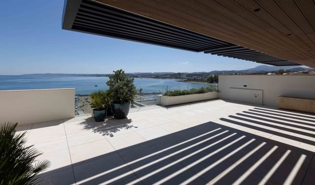 2 soverom Leilighet til salgs i Puerto de Estepona, Estepona med svømmebasseng garasje - € 2 310 000 (Ref: 9518555)