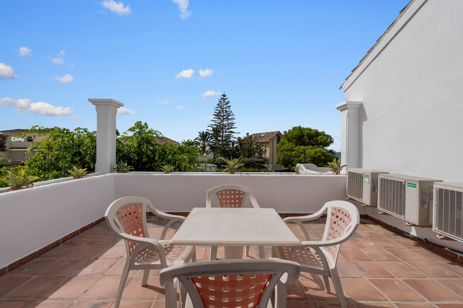 3 soverom Hus til salgs i Marbella med svømmebasseng garasje - € 830 000 (Ref: 9543132)