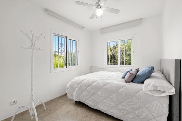 3 chambre Maison de Ville à vendre à Las Chapas, Marbella avec piscine garage - 830 000 € (Ref: 9543132)