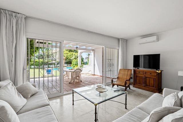 3 chambre Maison de Ville à vendre à Las Chapas, Marbella avec piscine garage - 830 000 € (Ref: 9543132)