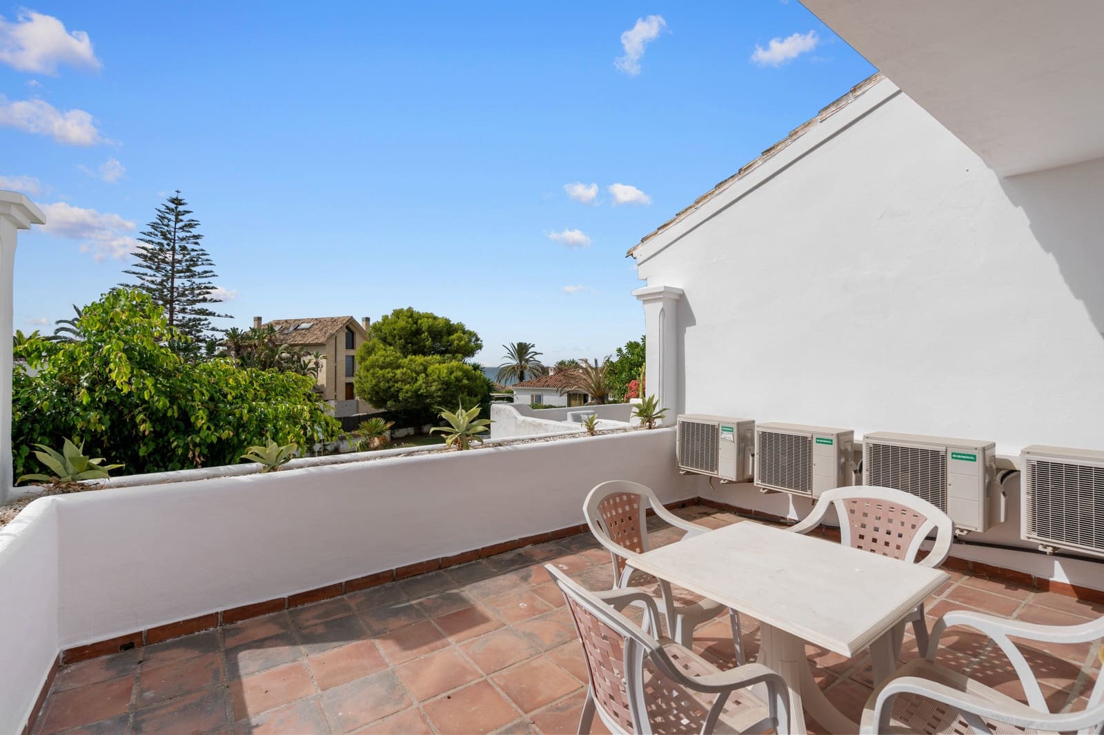 3 soverom Hus til salgs i Marbella med svømmebasseng garasje - € 830 000 (Ref: 9543132)