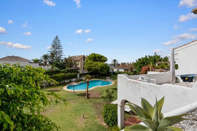 3 chambre Maison de Ville à vendre à Las Chapas, Marbella avec piscine garage - 830 000 € (Ref: 9543132)