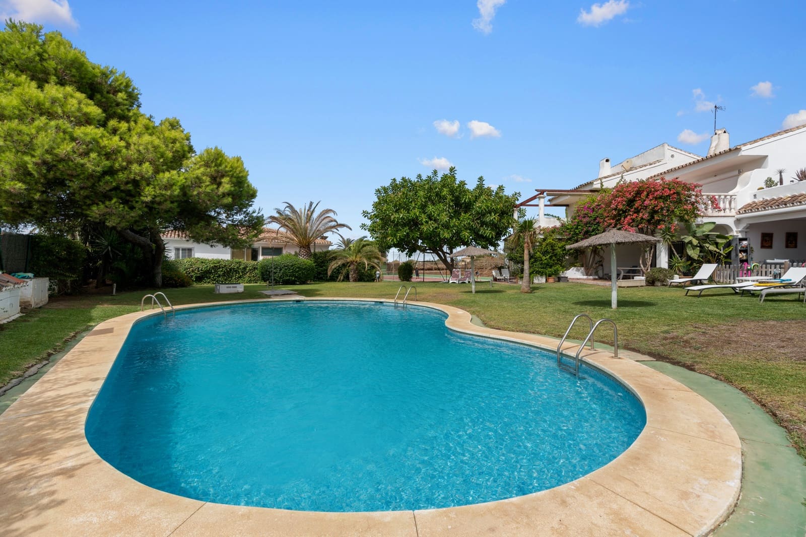 3 soverom Hus til salgs i Marbella med svømmebasseng garasje - € 830 000 (Ref: 9543132)