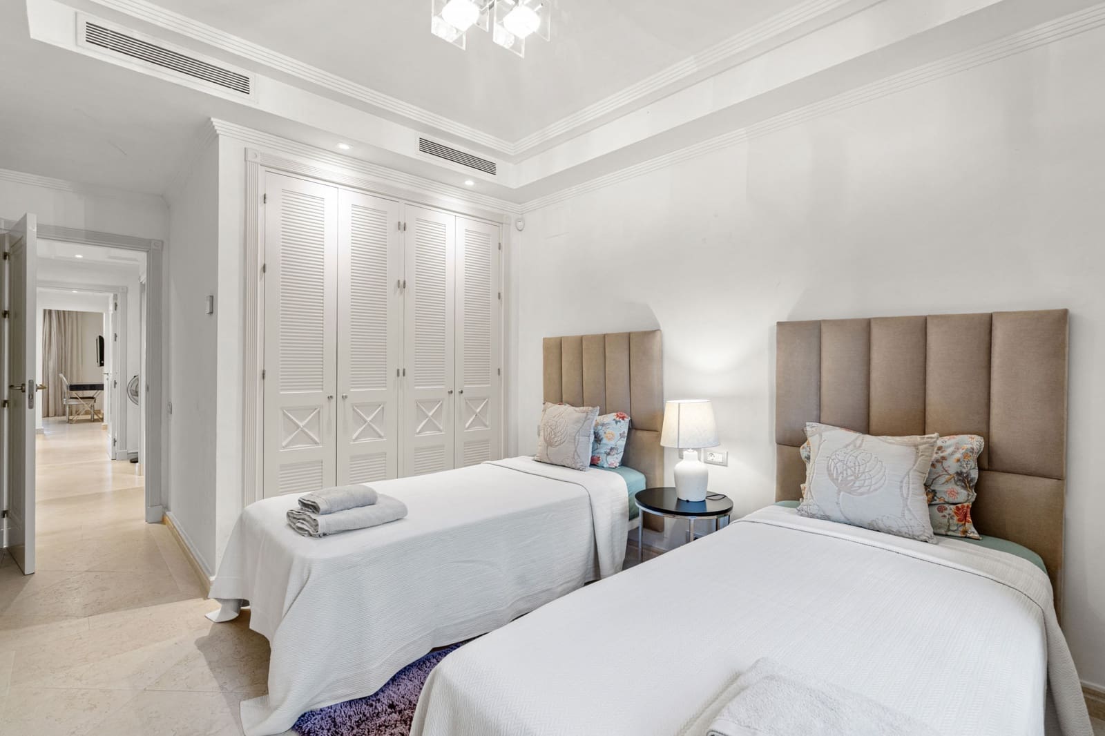 3 Zimmer Apartment zu verkaufen in Estepona mit Pool Garage - 2.650.000 € (Ref: 9670133)