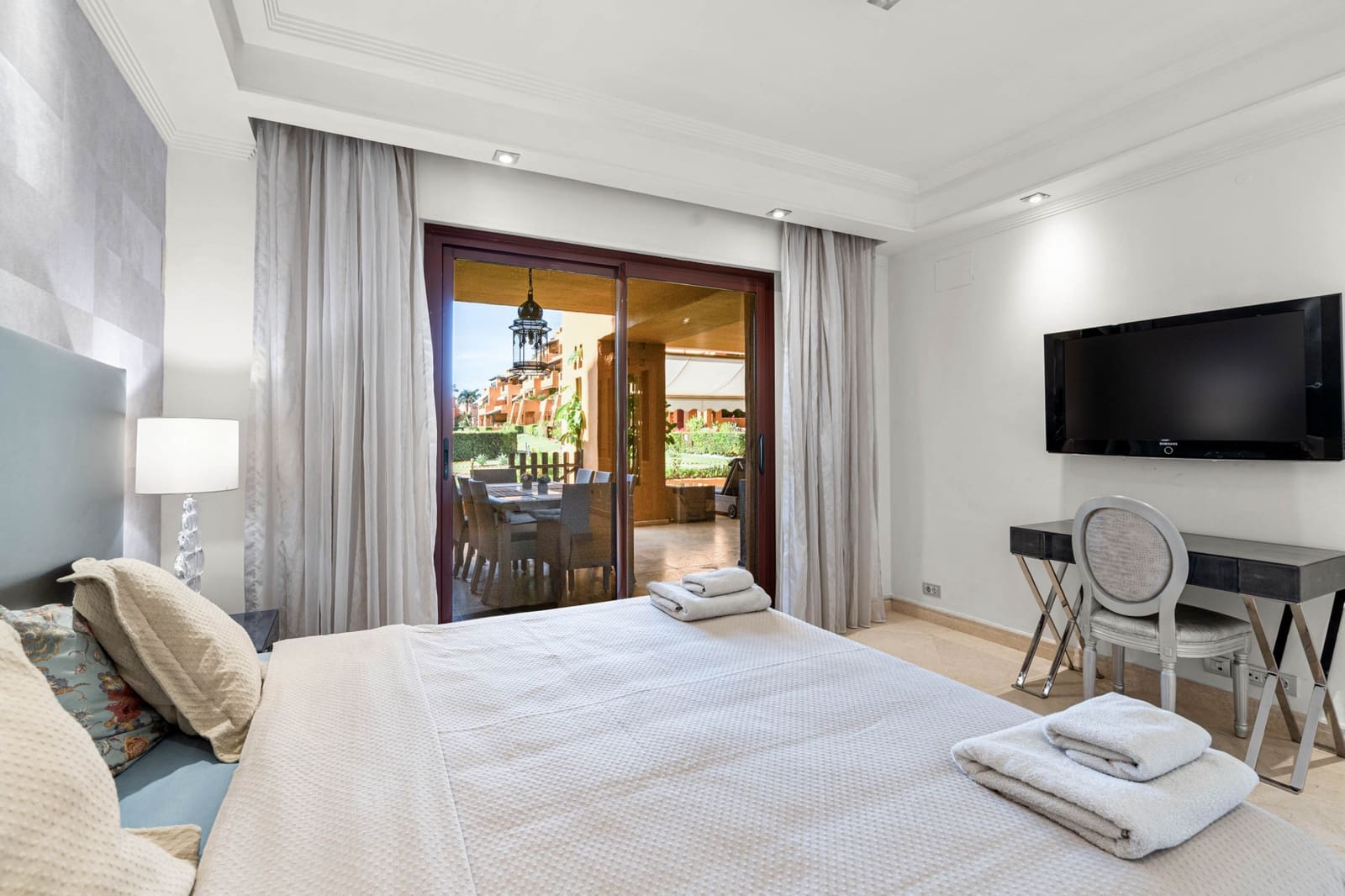 3 bedroom Apartment for sale in Estepona with pool garage - € 2,650,000 (Ref: 9670133)