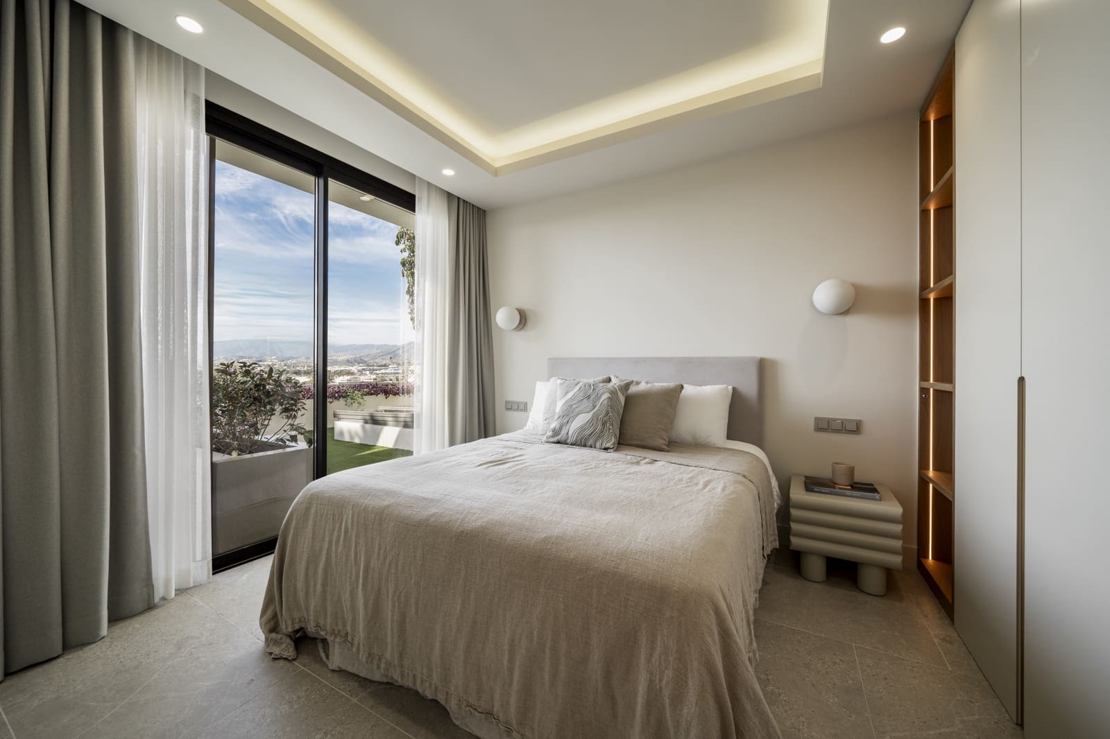 5 quarto Moradia para venda em Nueva Andalucia com piscina garagem - 2 475 000 € (Ref: 9679577)