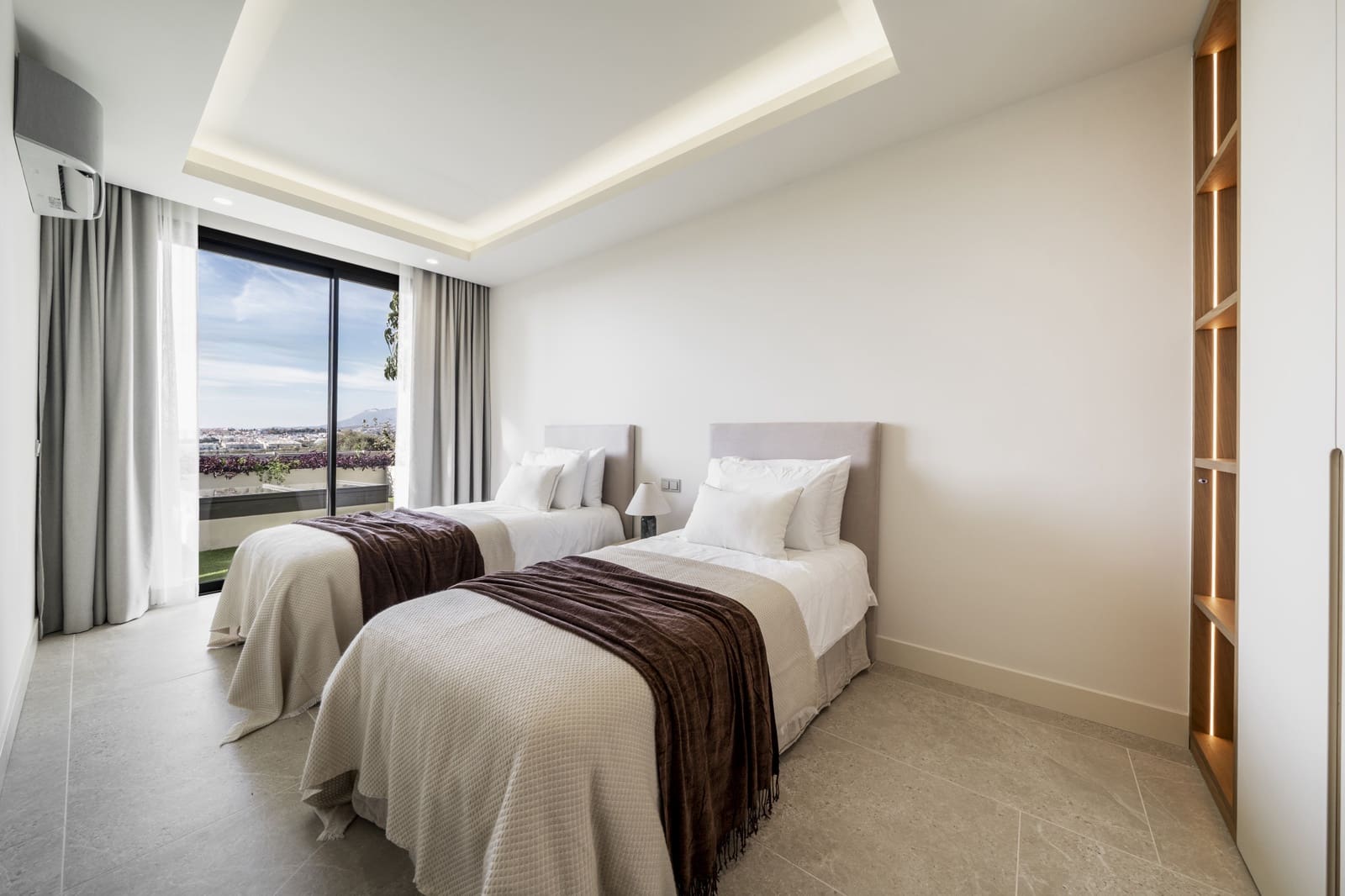 5 quarto Moradia para venda em Nueva Andalucia com piscina garagem - 2 475 000 € (Ref: 9679577)