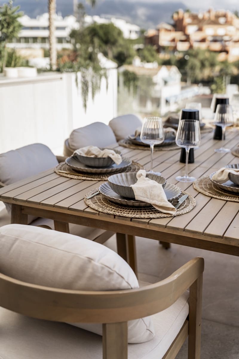 5 bedroom Villa for sale in Nueva Andalucia with pool garage - € 2,475,000 (Ref: 9679577)