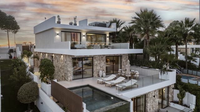 5 bedroom Villa for sale in Nueva Andalucia, Marbella with pool garage - € 2,475,000 (Ref: 9679577)