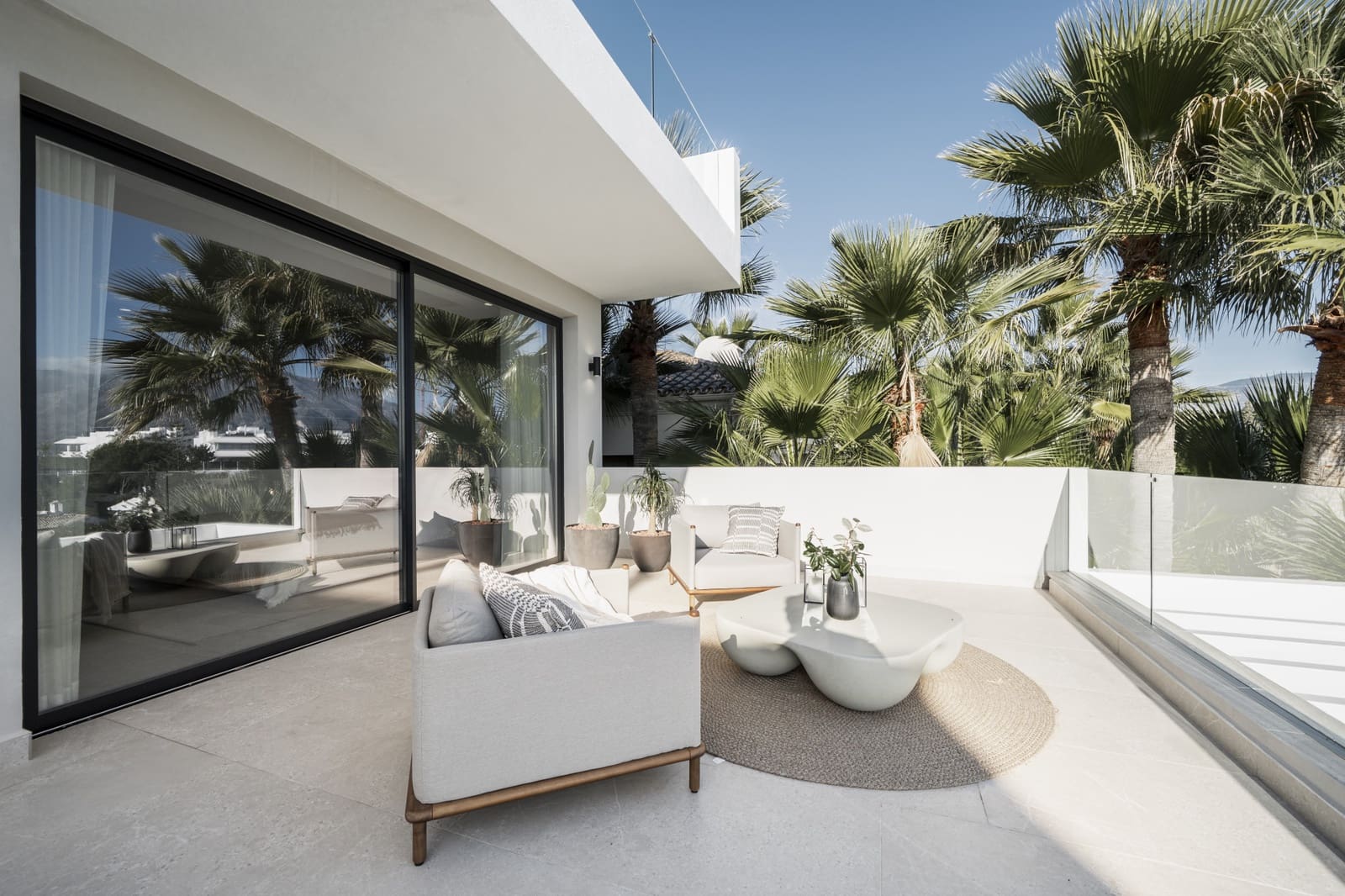 5 bedroom Villa for sale in Nueva Andalucia with pool garage - € 2,475,000 (Ref: 9679577)