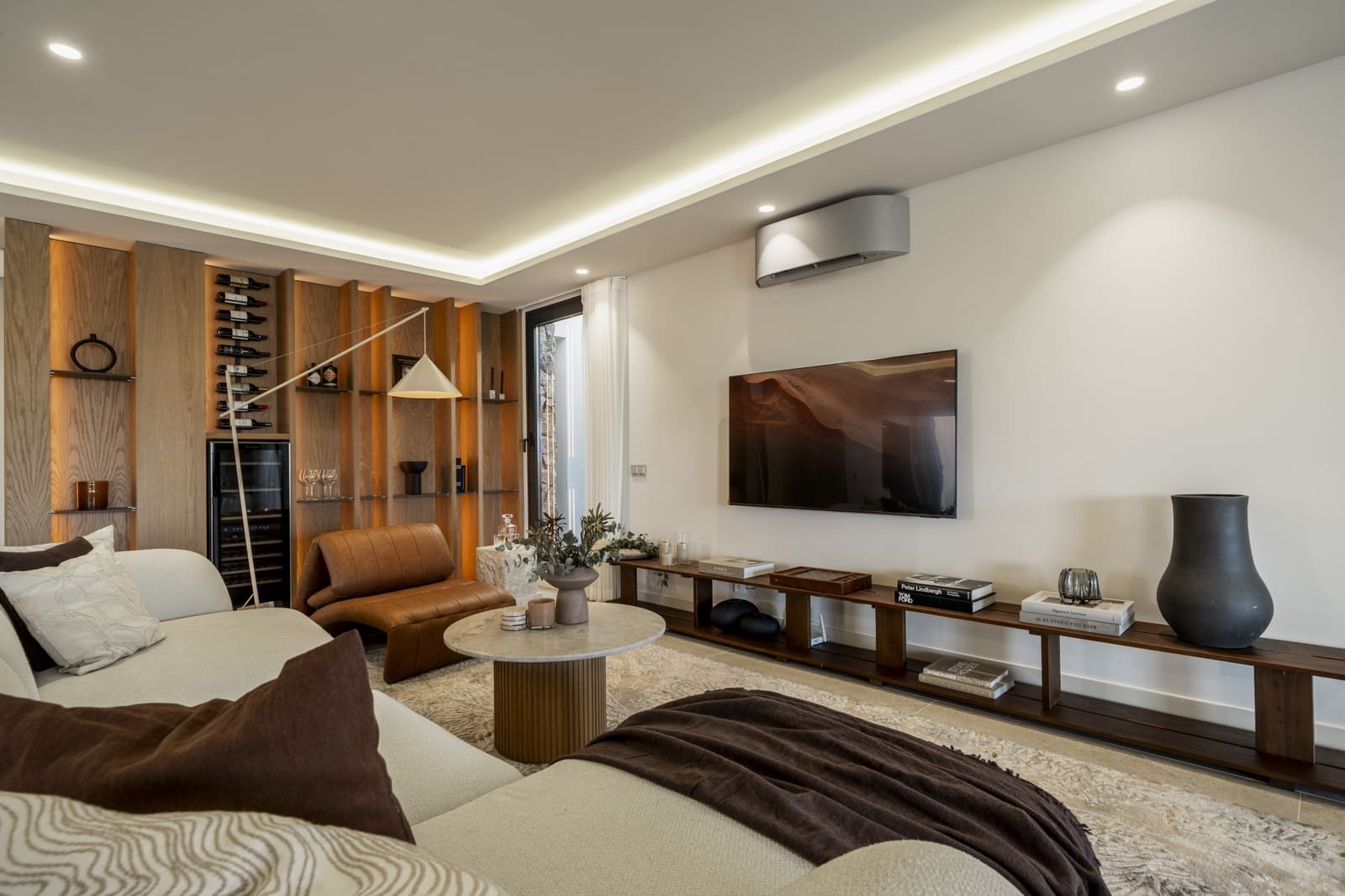 5 bedroom Villa for sale in Nueva Andalucia with pool garage - € 2,475,000 (Ref: 9679577)